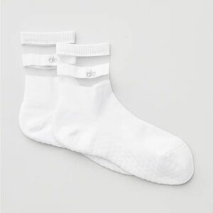 ALO Yoga Women’s Pulse Grip Socks NWOT
